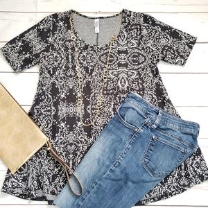 Lularoe Perfect Tee size XS